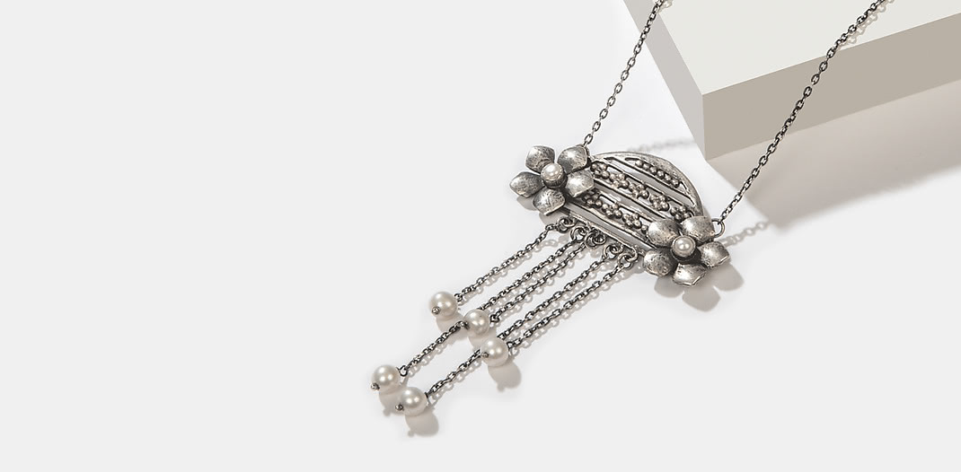 Murasaki S Necklace