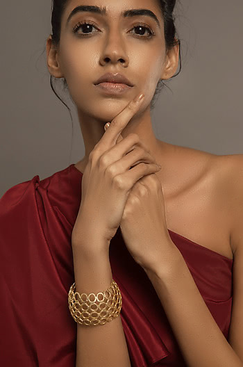 Abit of Drama Bracelet in Gold Plating Abit of Drama Bracelet in Gold Plating