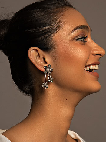 Trace L Earrings in 925 Oxidised Silver