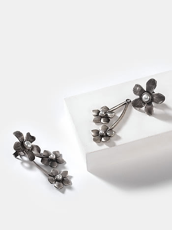 Trace L Earrings in 925 Oxidised Silver