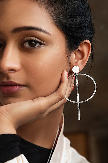 Finesse Earrings Finesse Earrings