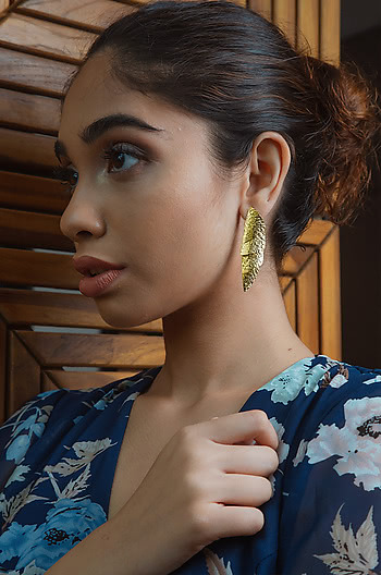 Moving On Earrings in Gold Plating