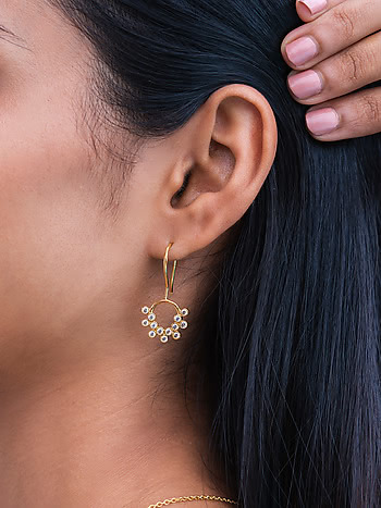 Aggregate 71+ silver gold earrings super hot