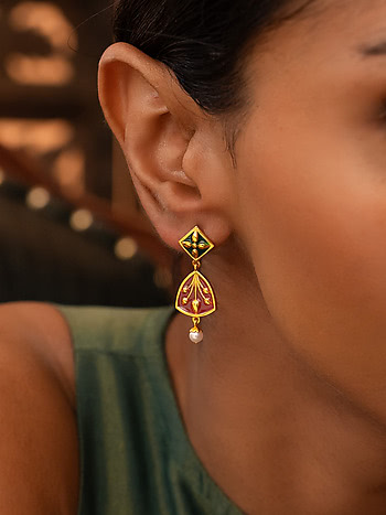 Maahi Ve Earrings in Gold Plated 925 Silver