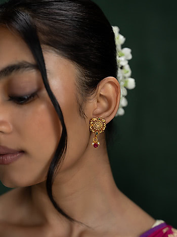 Ishwari Earrings in Gold Plated 925 Silver