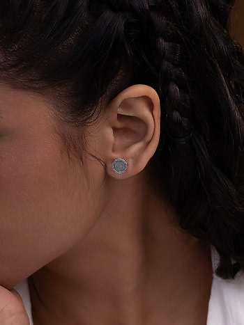 Satt Stud Earrings in 925 Silver