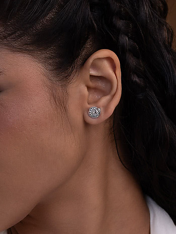 Laya Stud Earrings in 925 Silver
