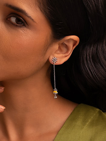 Dori Chuno Maach Earrings in Oxidised 925 Silver