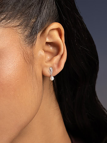 Pearl Drops Earrings in 925 Silver