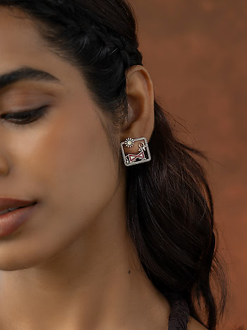 Dhenu Earrings in 925 Silver