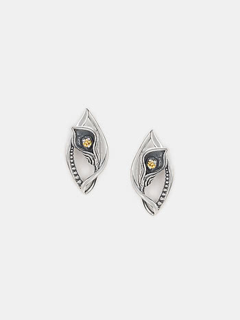 Lily of Wonder Earrings in 925 Silver