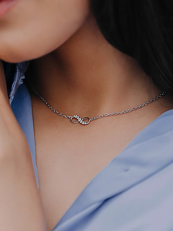 caratlane infinity pendant