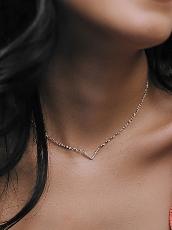New Design Women Fashion Jewelry 18K Gold Pendant Necklace - China Fashion  Jewelry Necklaces and Fine Jewelry Necklaces price | Made-in-China.com