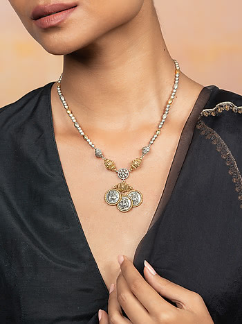 Shaya by CaratLane Chasing My Uncontrollable Desires Necklace In 925 Silver:  Buy Shaya by CaratLane Chasing My Uncontrollable Desires Necklace In 925  Silver Online at Best Price in India | Nykaa
