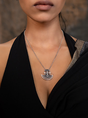Untamed Axe Necklace in 925 Silver