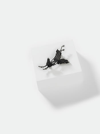Chasing My Bold Choices Brooch in 925 Silver