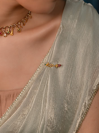 Matchmaking Maasi Brooch in Gold Plated 925 Silver