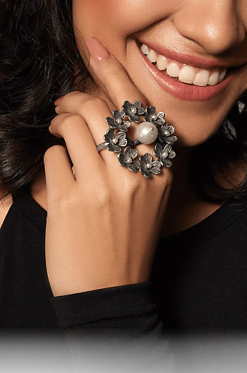 Alma W Ring