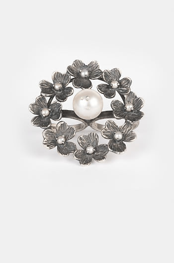 Alma W Ring