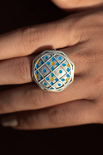 Antique Zirisa Wall Ring