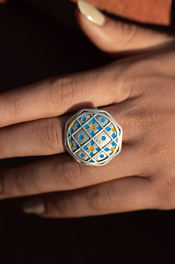 Antique Zirisa Wall Ring