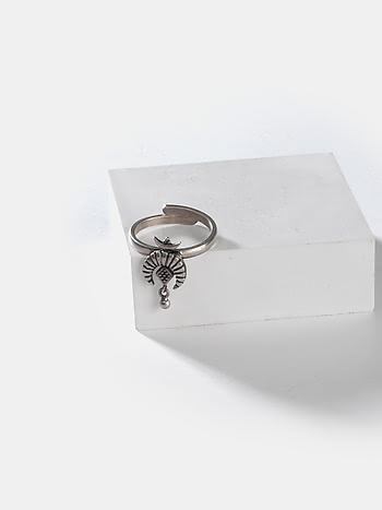 Antique Thammis Veggie Picking Ring in 925 Silver