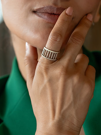 Shreni Ring in Oxidised 925 Silver