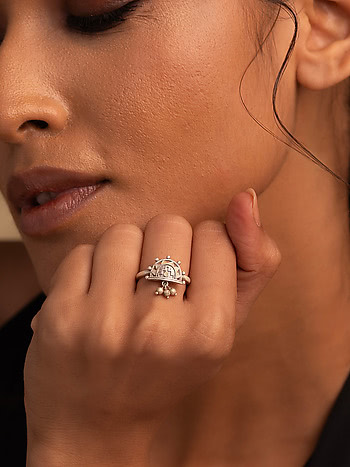 Nisrayani Ring in Oxidised 925 Silver
