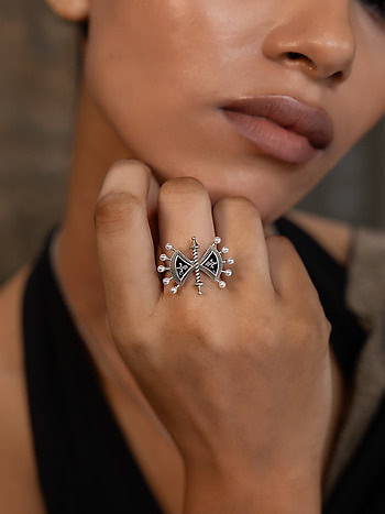 Unbound Axe Ring in 925 Silver