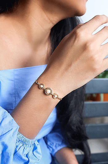 Multitasker Bracelet in Gold Plating