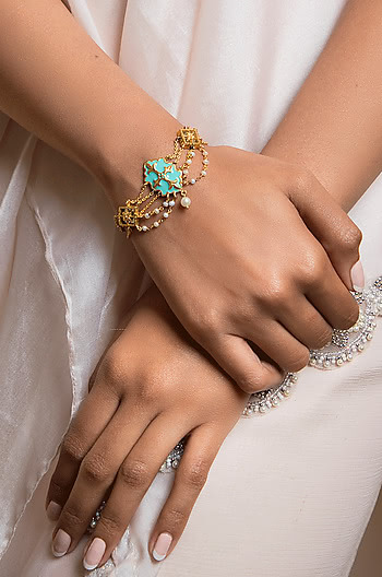 Baari Barsi Bracelet in Gold Plated Brass