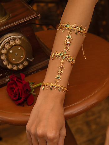 Shaadi Shringar Hand Cuff in Gold Plated 925 Silver
