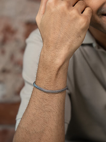 Axis 9 Inches Men's Bracelet in 925 Silver