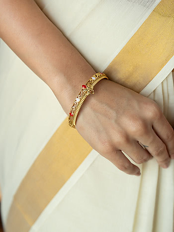   	 Sopanam Bracelet in Gold Plated 925 Silver