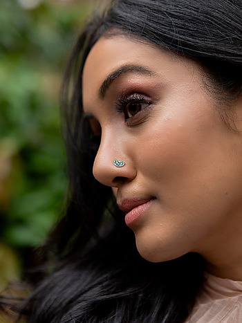 Shaya nose pin discount