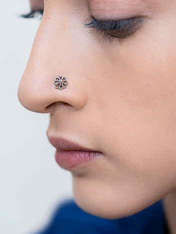 Shop Hina Diamond Nose Pin Online | CaratLane US