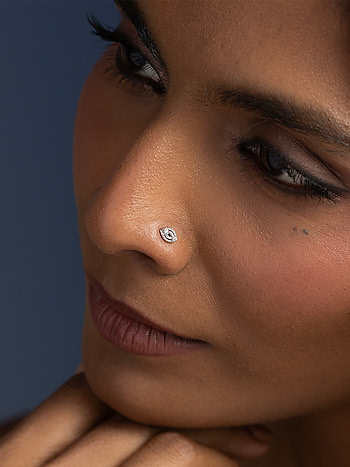 Delicate Daisy Nose Pin in 925 Silver