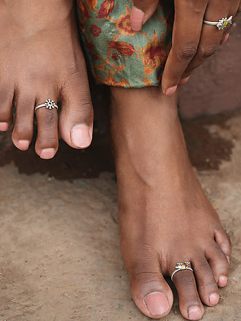 Buy Antique Ivoryday Wear Toe Rings In 925 Silver from Shaya by CaratLane