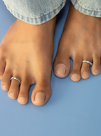 Bring in the Warmth Heart Toe Rings in 925 Silver