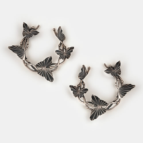 Chasing My Burning Passion Earrings in 925 Silver