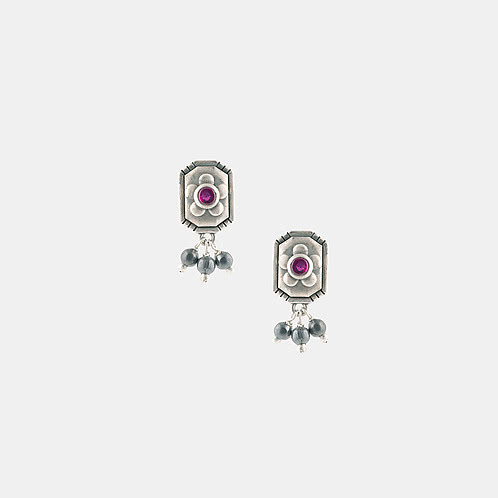 The Matriarch�s Mark Elephant Earrings in 925 Silver