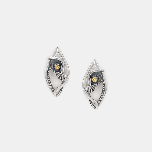 Lily of Wonder Earrings in 925 Silver