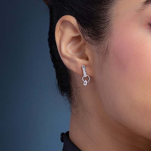 Horizon Curve Earrings in 925 Silver