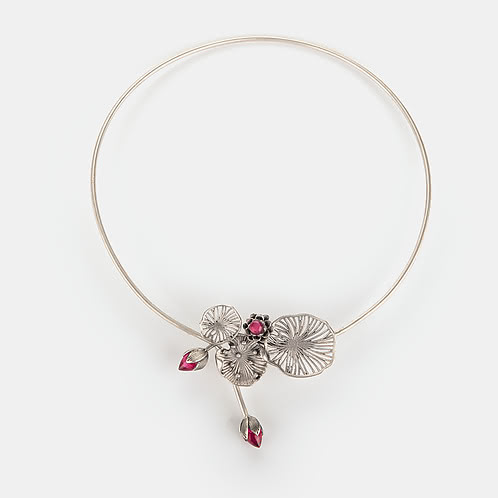 Oxidised Rise Above Apathy Choker in 925 Silver