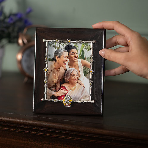 Shokhi Photo Frame in Oxidised 925 Silver