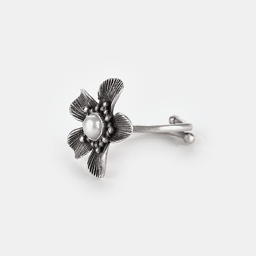 Shirin E Ring in 925 Oxidised Silver