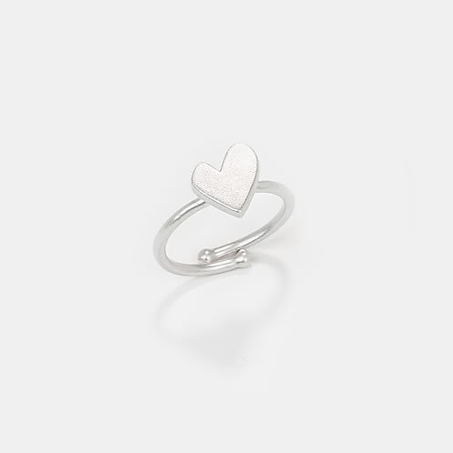You and Your Dramatic Hand Gestures Heart Ring in 925 Silver