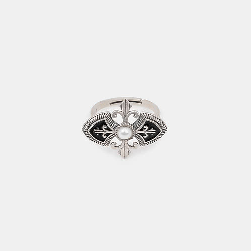 Audacious Axe Ring in 925 Silver