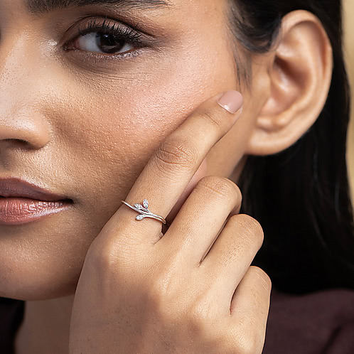 Infinity Crest Ring in 925 Silver