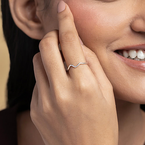 Aura Wave Ring in 925 Silver